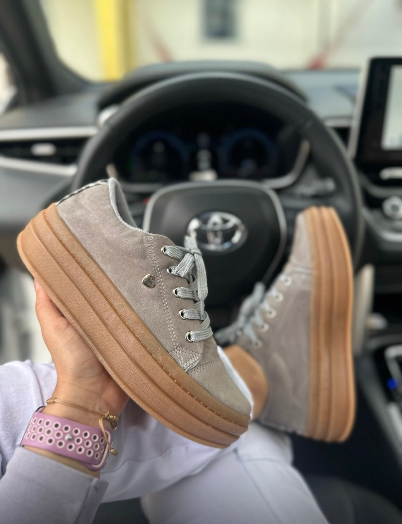 TENNIS BOLD